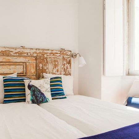 Cozy 1St Floor Flat Central Chiado District With Balconies And Ac 19Th Century Building Lisabona Exterior foto