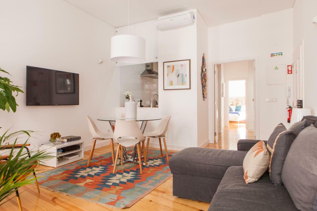 Cozy 1St Floor Flat Central Chiado District With Balconies And Ac 19Th Century Building Lisabona Exterior foto