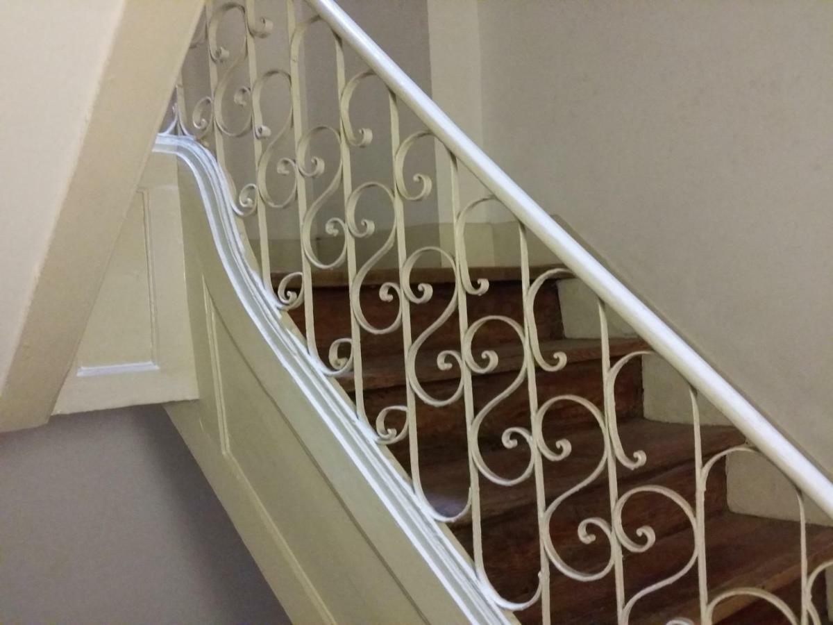 Cozy 1St Floor Flat Central Chiado District With Balconies And Ac 19Th Century Building Lisabona Exterior foto