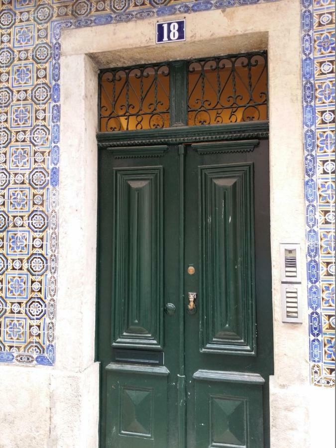 Cozy 1St Floor Flat Central Chiado District With Balconies And Ac 19Th Century Building Lisabona Exterior foto
