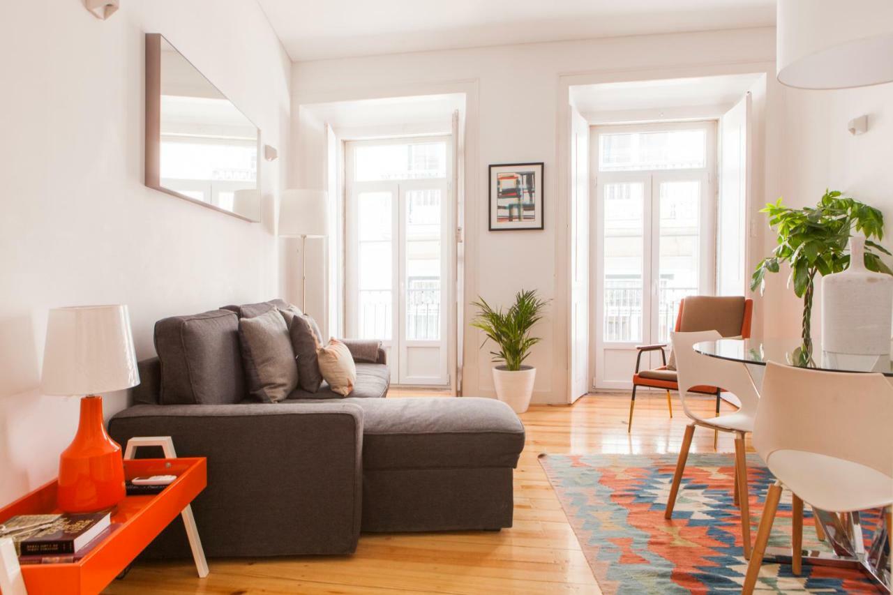 Cozy 1St Floor Flat Central Chiado District With Balconies And Ac 19Th Century Building Lisabona Exterior foto