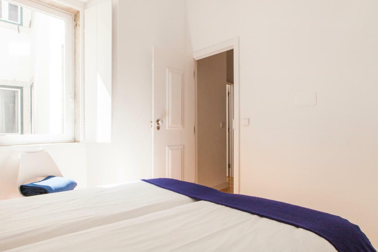 Cozy 1St Floor Flat Central Chiado District With Balconies And Ac 19Th Century Building Lisabona Exterior foto