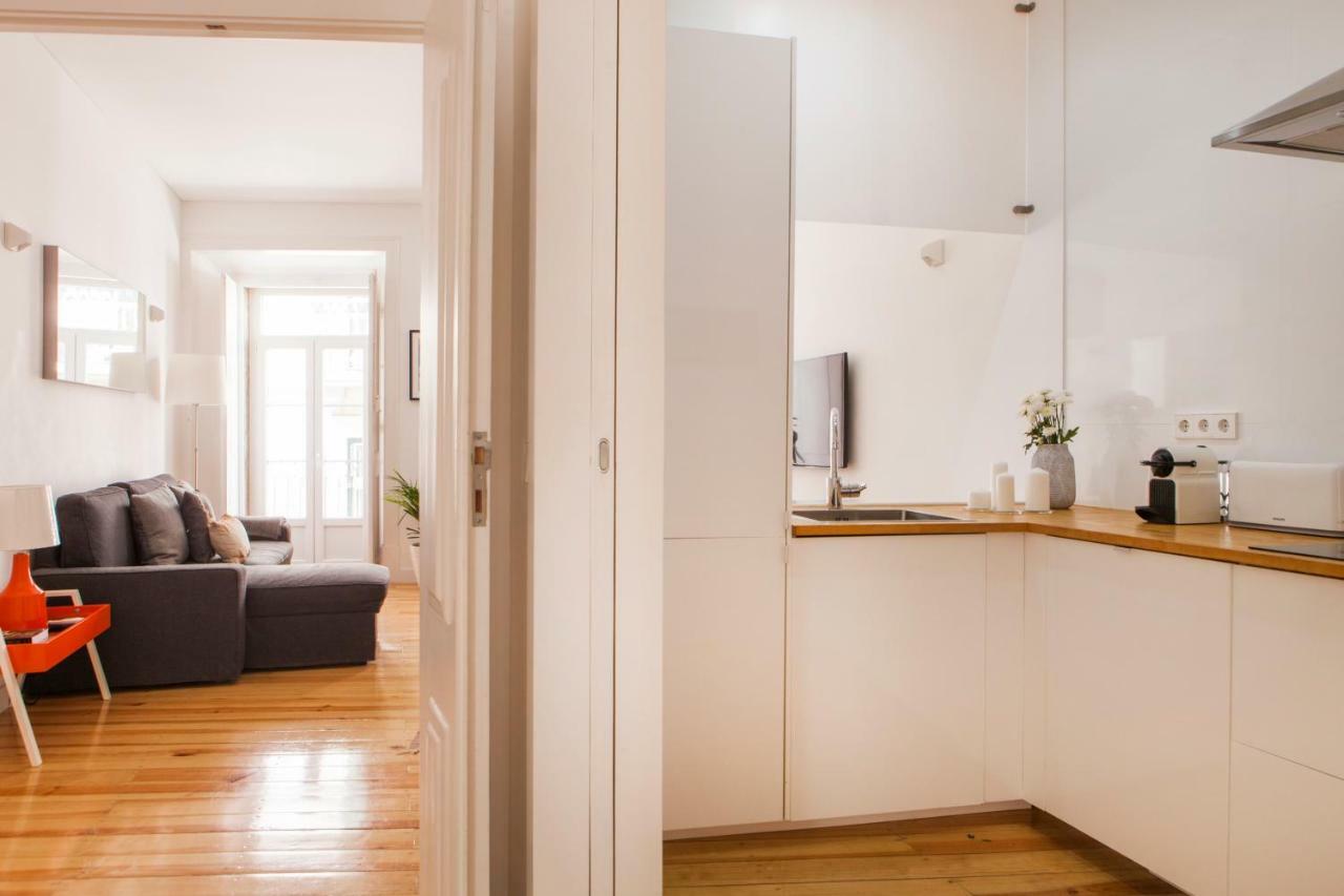 Cozy 1St Floor Flat Central Chiado District With Balconies And Ac 19Th Century Building Lisabona Exterior foto